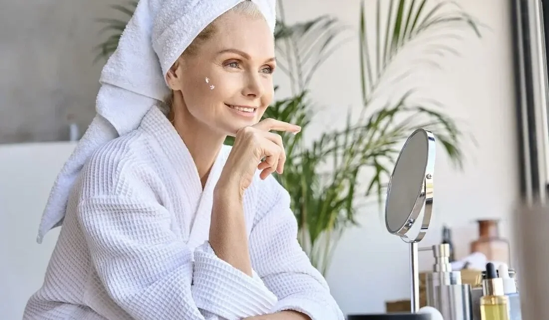 В 40 лет все только начинается: правила ухода за кожей 40+