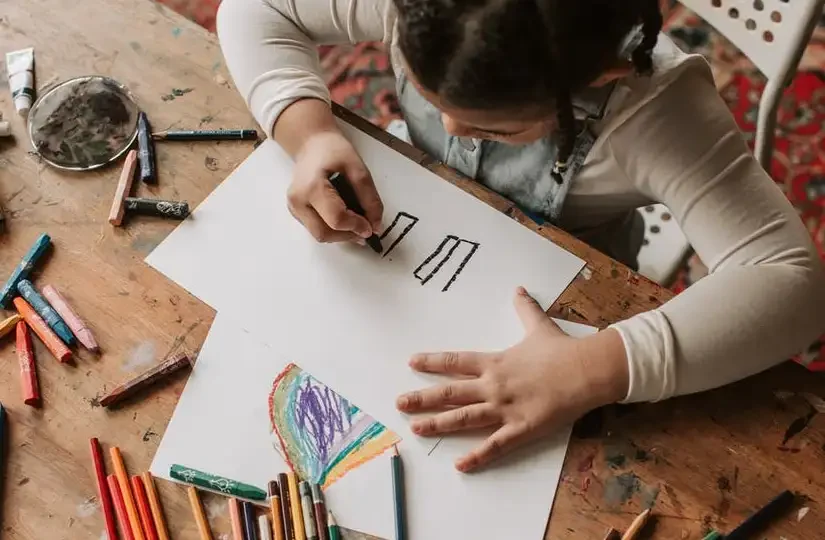 Чудовища под кроватью – плод фантазии ребёнка или правда? Психолог поделилась техникой преодоления н