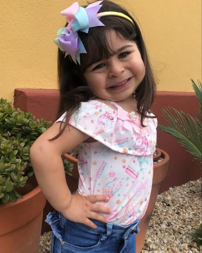 Длинная челка под ободок