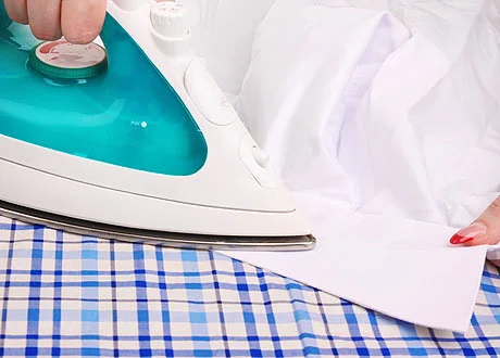 Гениальный лайфхак, чтобы разгладить самую мятую рубашку