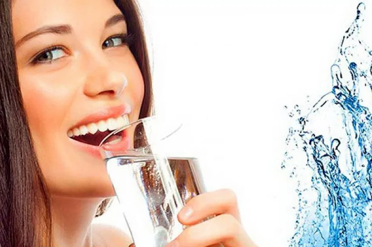 Как и сколько нужно пить воды, чтобы сохранить красоту и здоровье