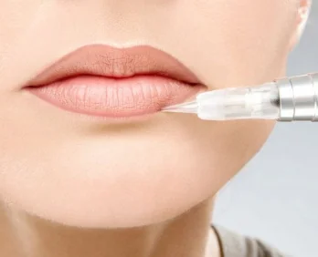 Как ухаживать за губами после перманентного макияжа?