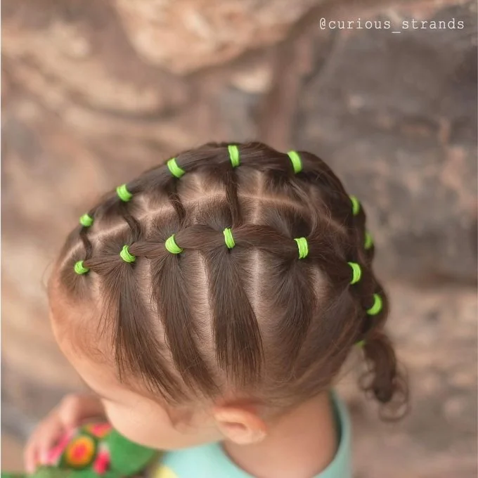 Плетение “сеточка” из хвостиков