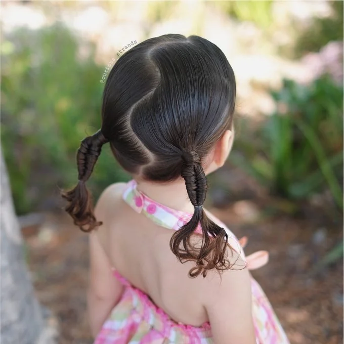 Прическа из жгутиков для девочек