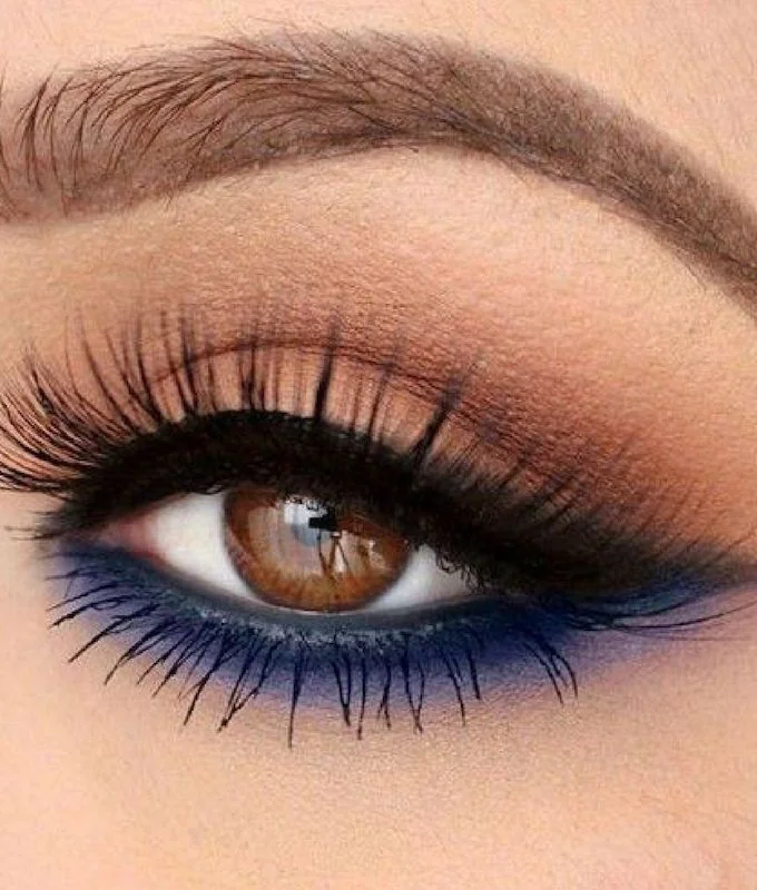 Простой трюк в макияже глаз, который освежит лицо