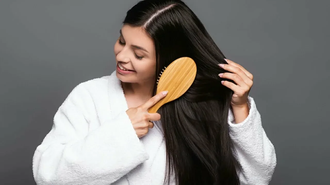 «Тренировка волос»: что надо делать, чтобы мыть голову реже