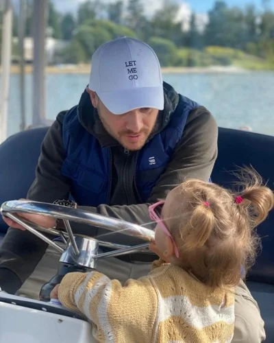 Забавные хвостики с цветными резинками