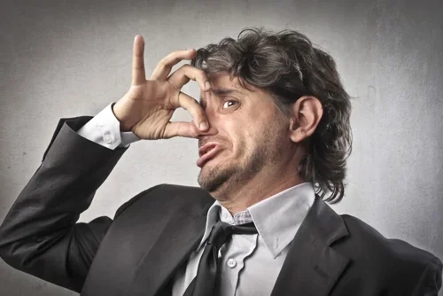 Какие заболевания вызывают неприятный запах тела